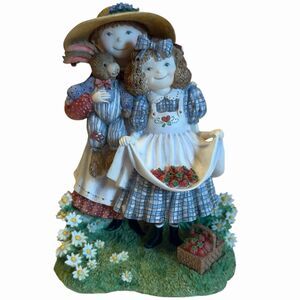 Strawberry Picking Girls Figurine Resin Decor Vintage 1990s Cottagecore Red 🍓
